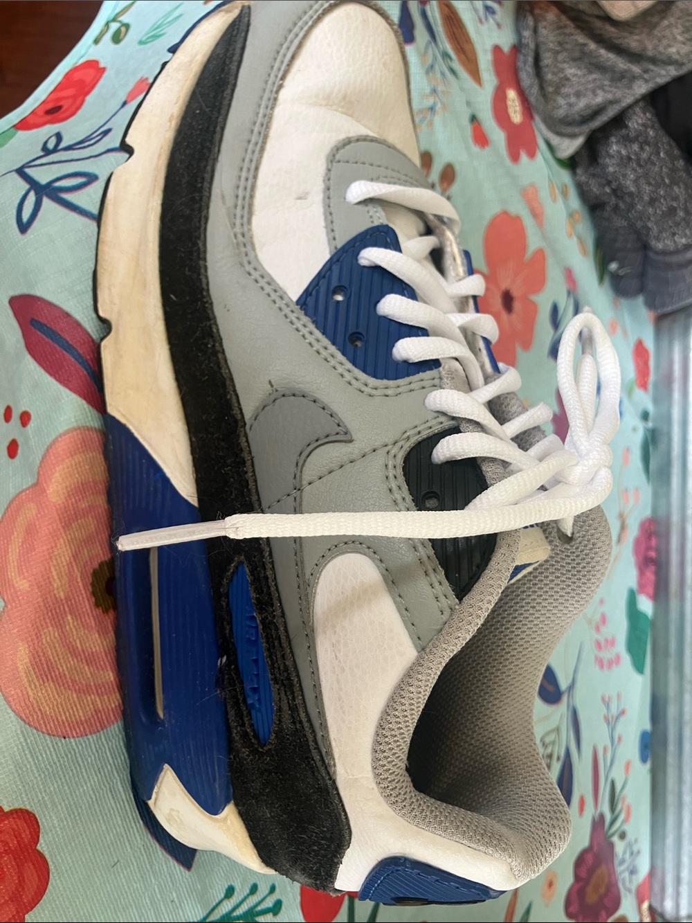 Nike Kids White Gray Blue Lace-Up Athletic Sneakers 6.5 youth